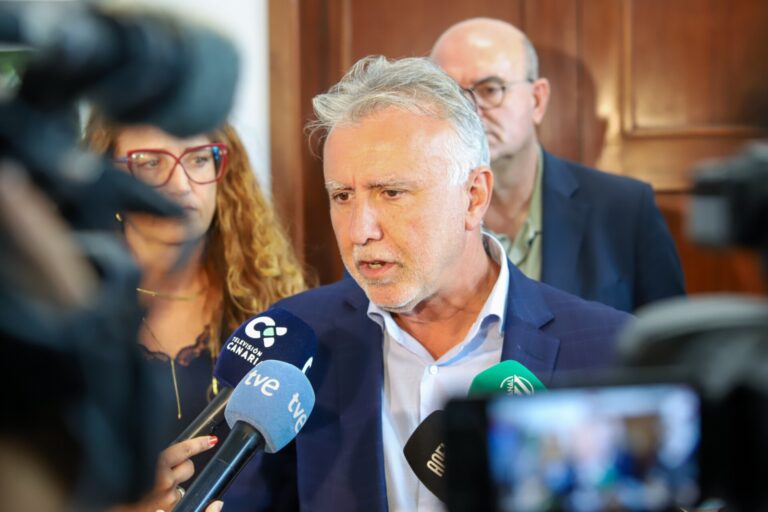 Torres avisa a CCAA de que Fiscalía haría cumplir la ley con menores migrantes solos: «No cabe en la cabeza no hacerlo»