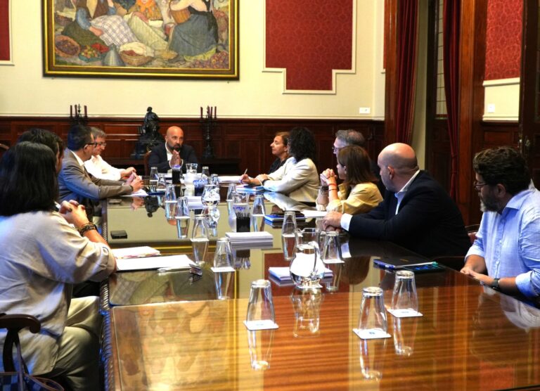 A Coruña comenzará a aplicar la tasa turística el 29 de septiembre, fecha de finalización de la temporada de verano