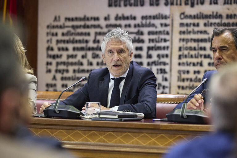 Marlaska desdeña poner pulseras a pirómanos como quiere el PP y ensalza a Guardia Civil por la detención de incendiarios