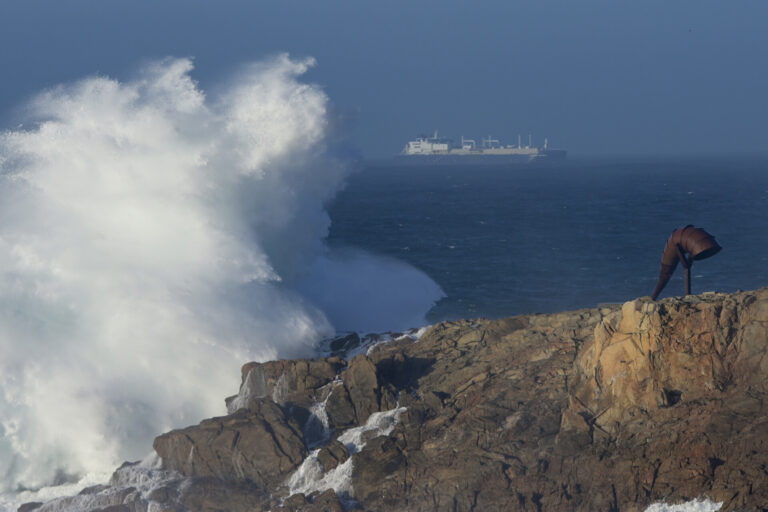 El noroeste de A Coruña y la Costa da Morte estarán este sábado en alerta amarilla por temporal costero