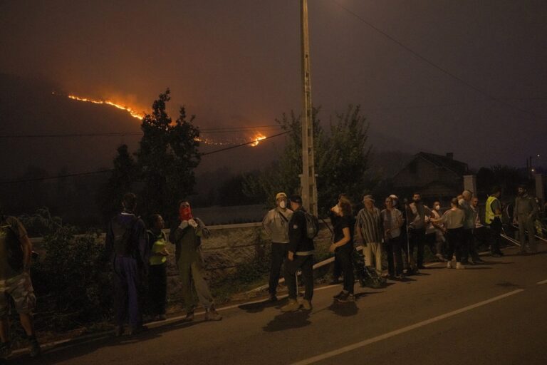 Rural.- Extinguidos los mayores incendios de la historia de Galicia tras arrasar más de 78.500 hectáreas en Ourense