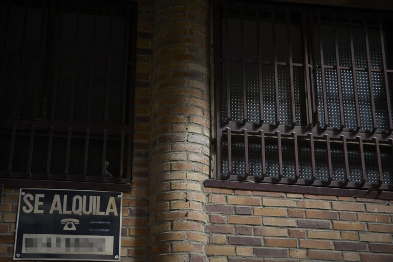 La alcaldesa de A Coruña pide a la Xunta dejar «rencillas políticas» sobre un marco jurídico para el tope del alquiler