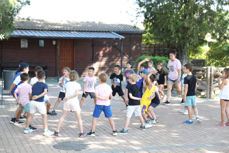 El Bono Concilia Familia podrá solicitarse desde este lunes para el pago de campamentos o cuidadores a domicilio