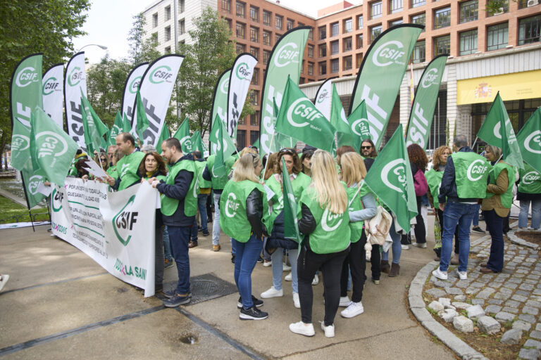 Los sindicatos critican que Sanidad busca «forzar una ruptura» de las negociaciones del Estatuto Marco