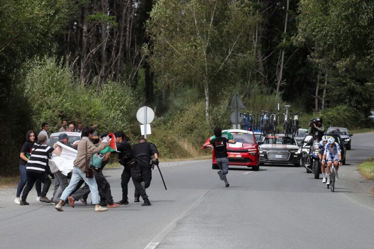 AMP3.- Ascienden a 10 los detenidos en las protestas propalestinas en La Vuelta a su paso por la provincia de Lugo