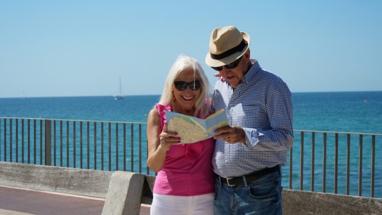 La comercialización de viajes del Imserso empezará el 6 de octubre y llegará a Galicia y otras CC.AA. el 8 de octubre