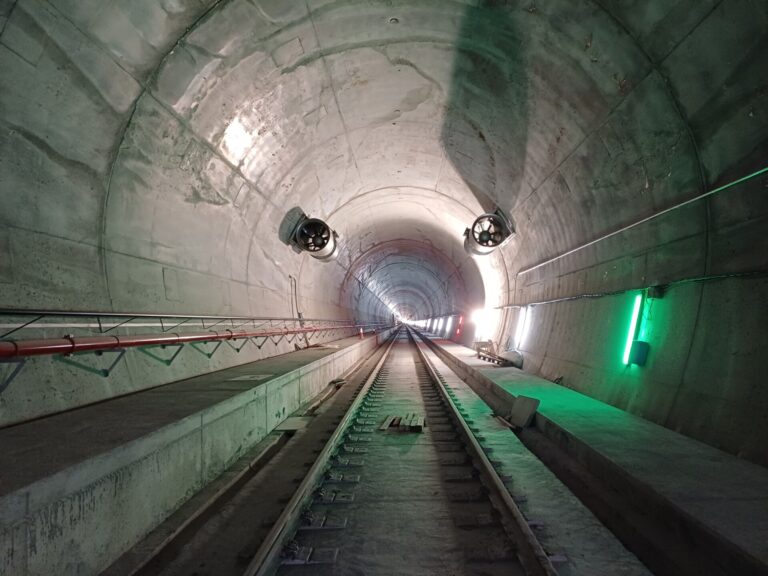 El nuevo túnel de Oural, en el corredor Ourense-Monforte-Lugo, entrará en funcionamiento el 23 de septiembre