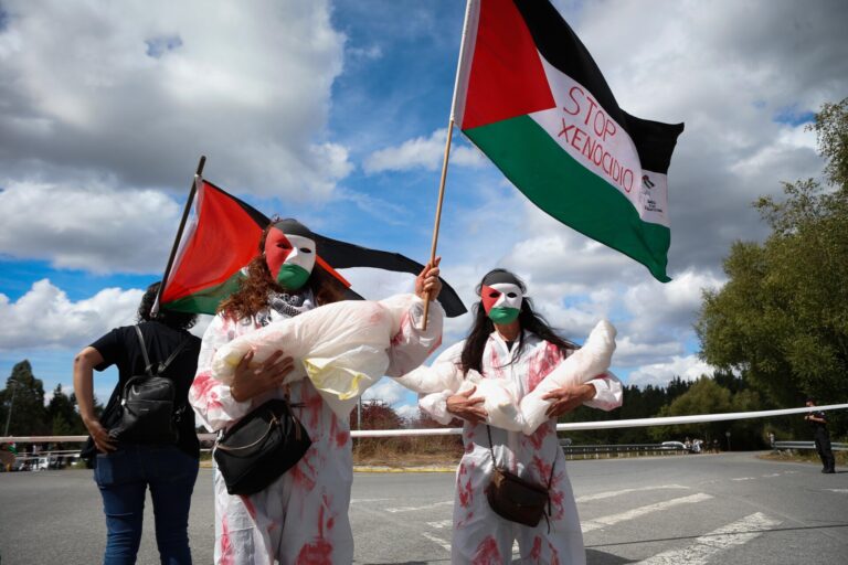 Las protestas propalestinas en La Vuelta continúan este martes en hasta siete puntos de la provincia de Pontevedra
