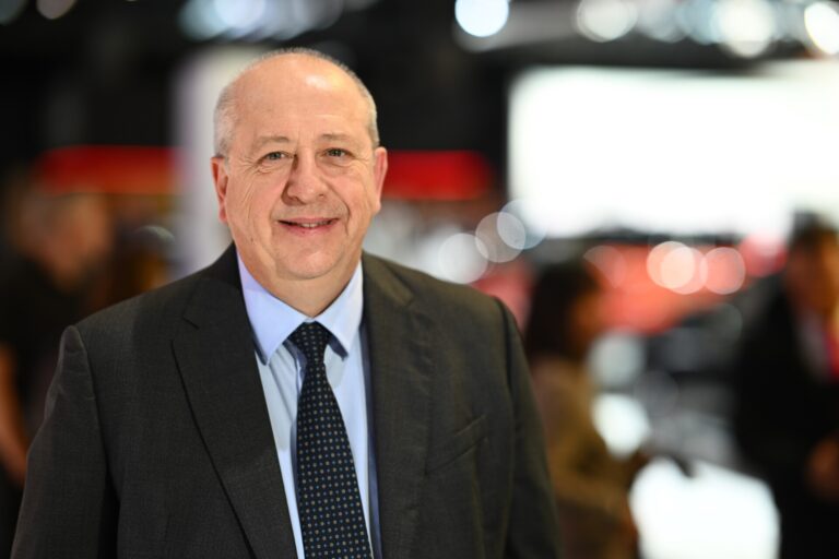 Imparato (Stellantis) ve «letales» los objetivos de emisiones de la UE y pide medidas urgentes