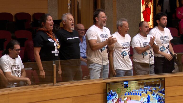 Pleno.- El PP tumba la iniciativa popular por los medios públicos gallegos y califica a RTVE como «Tele-Sánchez»