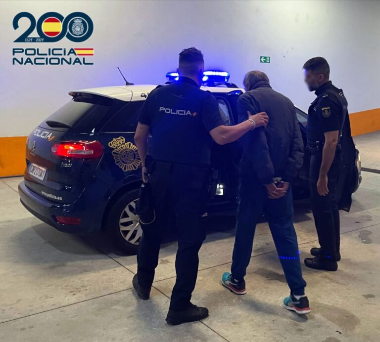 Detenido en Vigo el supuesto autor de un atraco en un supermercado, donde amenazó a la cajera con un arma blanca