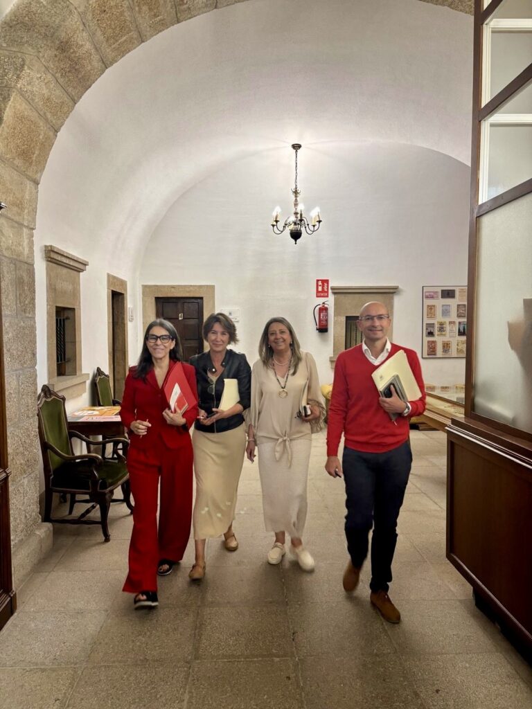 Los ediles no adscritos de Santiago advierten de que o se cumple el acuerdo de las cuentas o no negociarán las de 2026