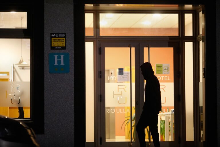 El PPdeG defiende que los menores migrantes recibirán la atención adecuada, pese al «talante dictatorial» del Gobierno