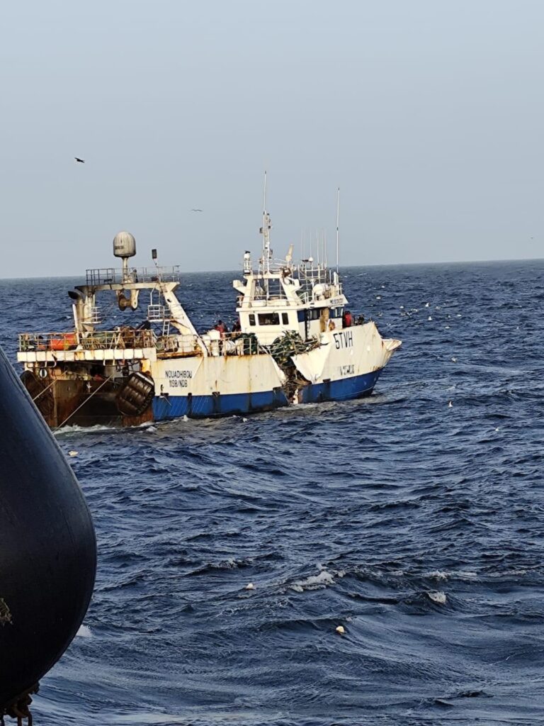 Cinco desaparecidos en Mauritania al hundirse un barco de capital gallego tras la colisión de otro buque