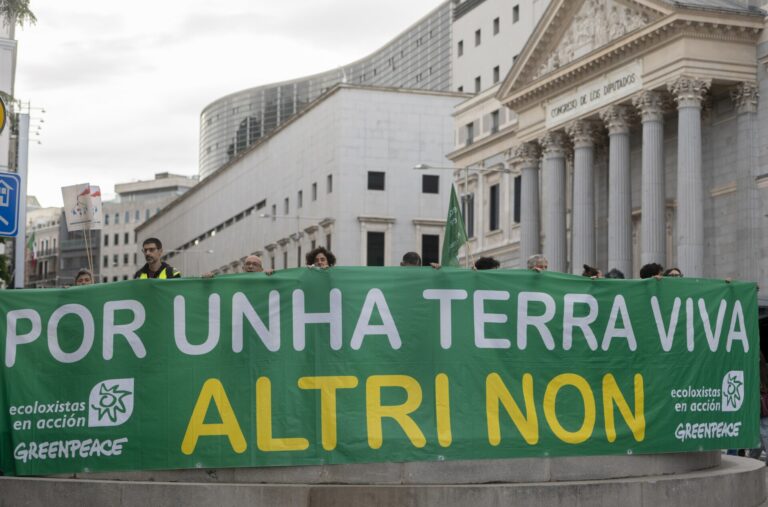 PSOE, PP y Vox impiden que Sumar impulse en el Congreso un referéndum para decidir sobre el proyecto de Altri en Galicia