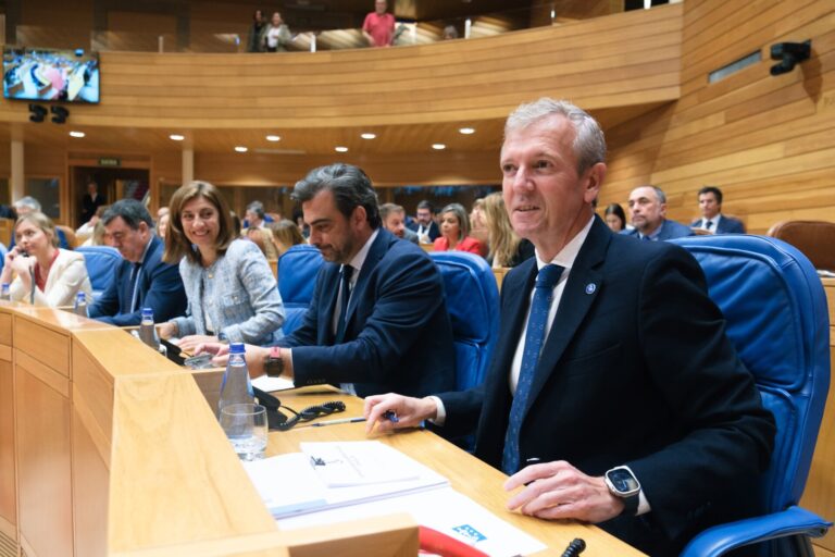 Rueda responderá sobre prioridades políticas y el SAF en un pleno en el que comparecerá el conselleiro de Educación