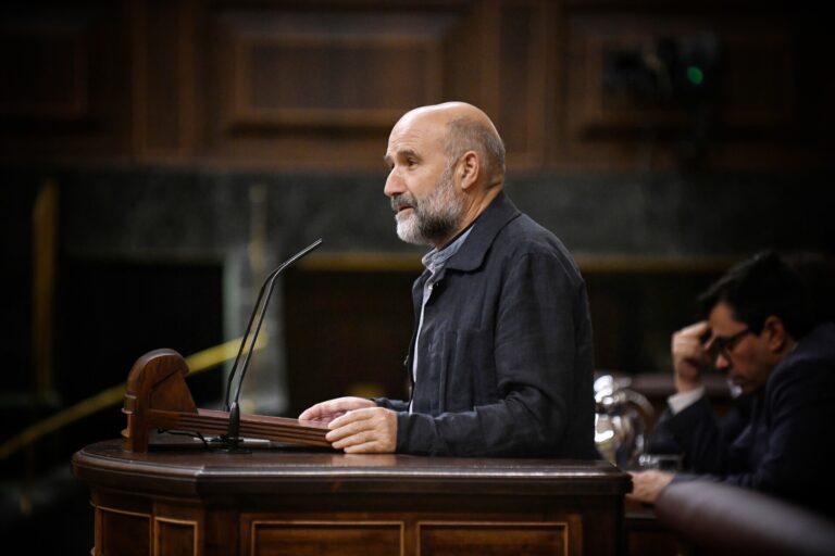 El Congreso respalda el plan del BNG para implantar el Cercanías gallego y terminar el Corredor Atlántico
