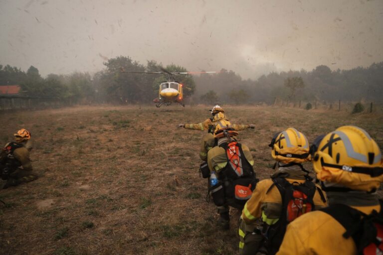 Rural.- Dado de alta el bombero herido en los incendios de Ourense mientras siguen ingresados otros seis brigadistas