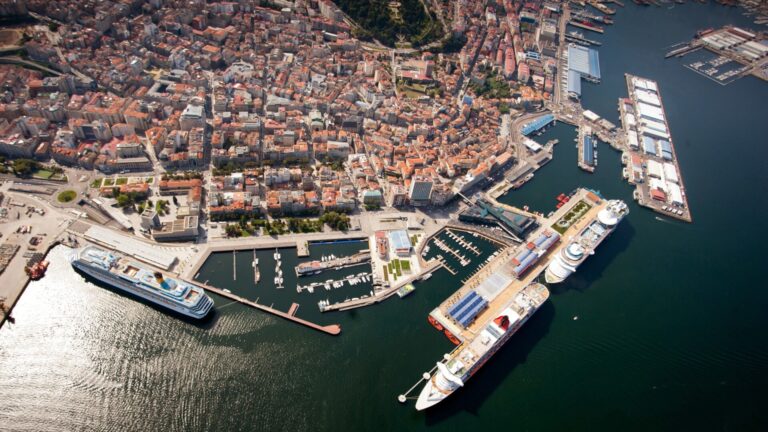 Suspendido el tráfico marítimo en el Puerto de Vigo durante dos horas esta tarde por una gran regata