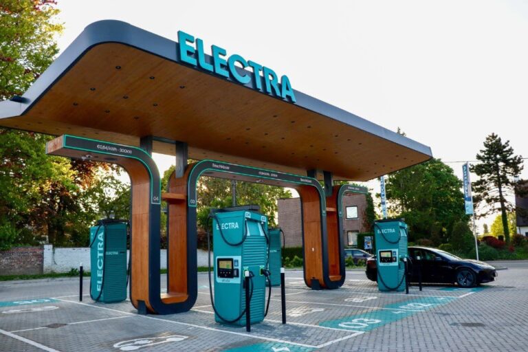 Electra invertirá más de un millón de euros en la apertura de una estación de recarga ultrarrápida en Vigo