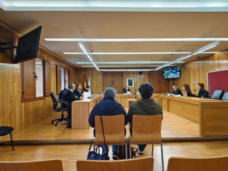 Piden 4 años de cárcel para dos mujeres de A Pobra do Brollón acusadas de quedarse con fincas y dinero de una vecina