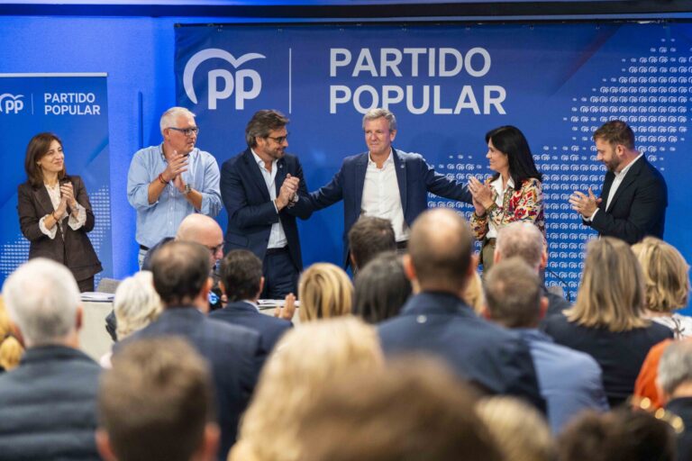 Rueda destaca en A Coruña que su Gobierno cuenta con una «hoja de ruta clara» para facilitar el acceso a la vivienda
