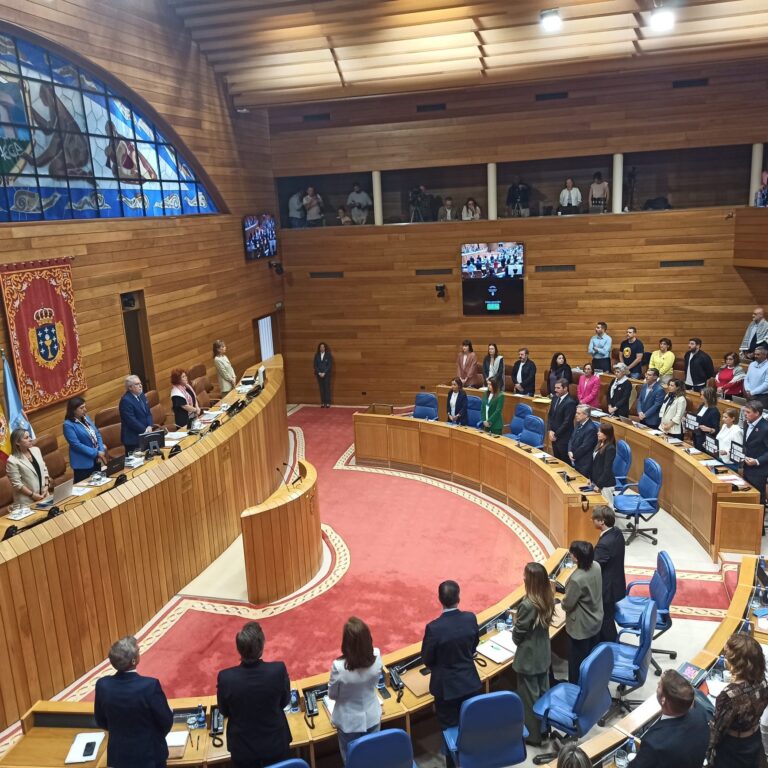 El Parlamento gallego guarda un minuto de silencio por el genocidio del pueblo palestino