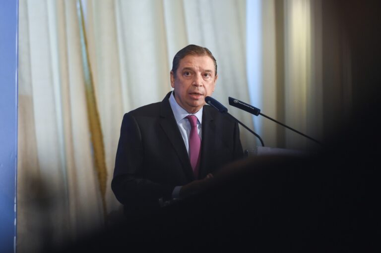 Luis Planas admite una negociación «muy complicada» de la nueva PAC de Bruselas que España rechaza
