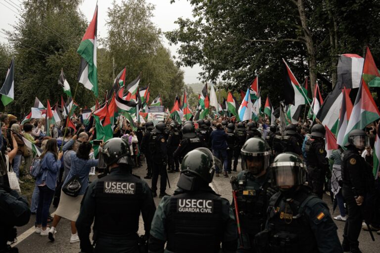 Un detenido y dos investigados por las protestas en el paso de La Vuelta por Mos (Pontevedra)