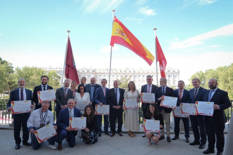 Turismo.- El Gobierno entrega el diploma de Fiesta de Interés Turístico Nacional a los Entroidos del oriente ourensano