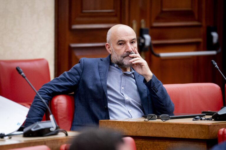 PSOE, PP y Vox impiden que el Congreso apruebe el plan del BNG para transferir a Galicia 4.000 inmuebles de la Sareb