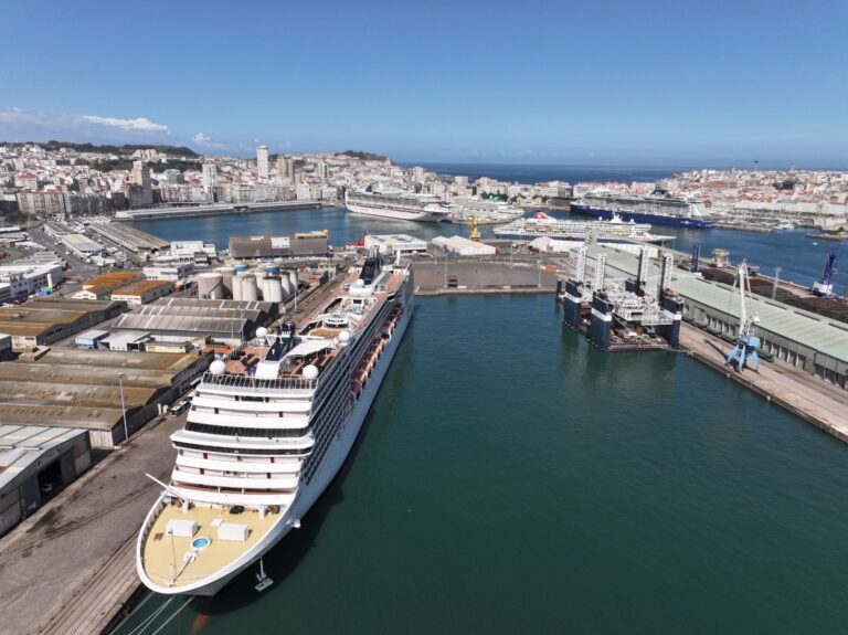 A Coruña y Santiago implantan la tasa turística con el sector de hospedaje en contra: «No tiene sentido»