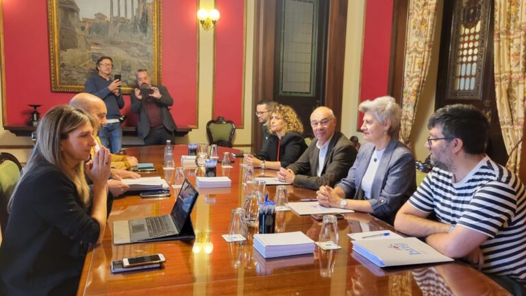 PSOE y BNG de A Coruña inician la negociación del presupuesto para 2026 con un acuerdo para un calendario de trabajo