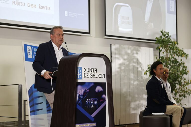 Gómez Caamaño destaca el compromiso de pacientes y profesionales con la modernización de la sanidad pública gallega
