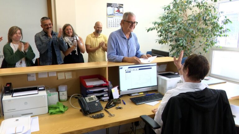Evencio Ferrero (BNG) deja la alcaldía de Carballo tras 22 años en el cargo y el diputado Daniel Pérez será su relevo