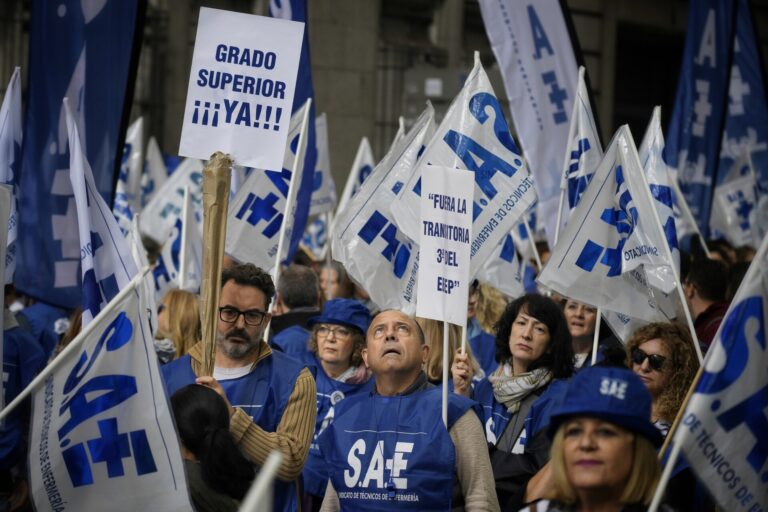Técnicos de Enfermería reclaman ante el Ministerio de Sanidad un Estatuto Marco que garantice sus derechos laborales