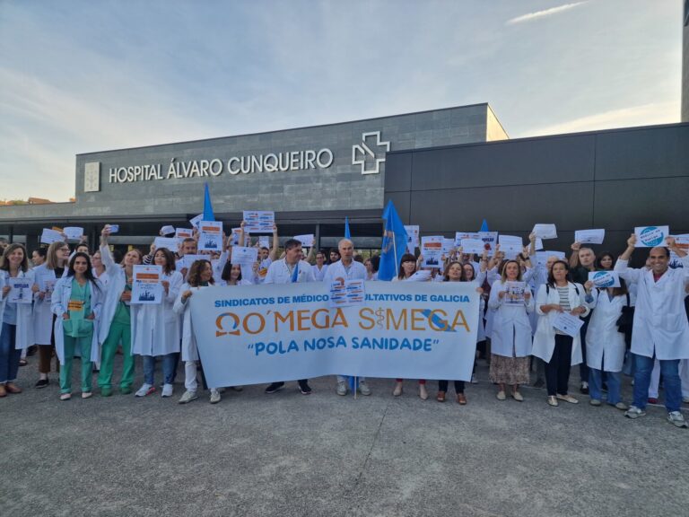 Centenares de médicos paran en Galicia para exigir un estatuto propio: «No es vocación, es explotación»