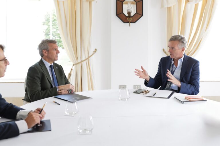 Rueda mantiene un encuentro con el embajador de Reino Unido centrado en el impulso al turismo y relaciones comerciales