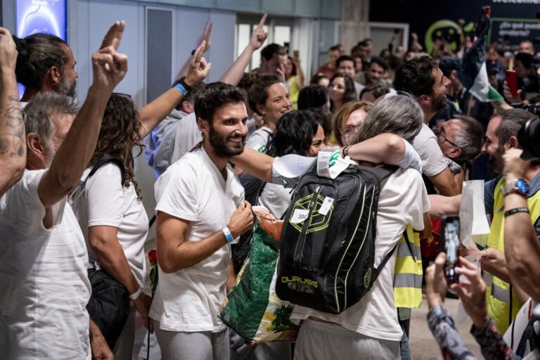 Exteriores confirma que los 28 españoles de la Flotilla que permanecen en Israel vuelven este lunes a España