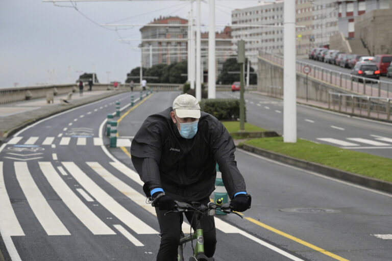 Impuestas en A Coruña 50 sanciones a ciclistas y conductores de VMP por no cumplir la normativa