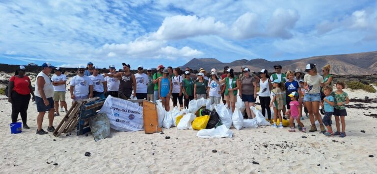 Participantes de una campaña de Proyecto Libera retiran más de 1.500 residuos en tres puntos de la costa gallega