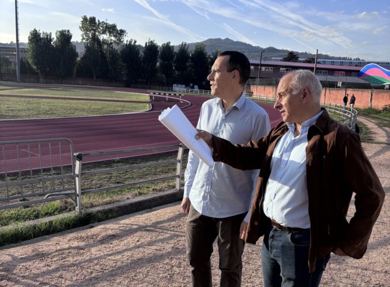El PP critica la «improvisación» del gobierno de Vigo por cerrar este mes las pistas de Balaídos «para un nuevo parche»