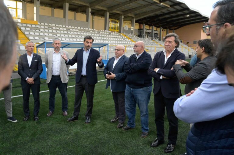 La Xunta anuncia la reapertura la próxima semana de las campos de fútbol del complejo deportivo de Elviña