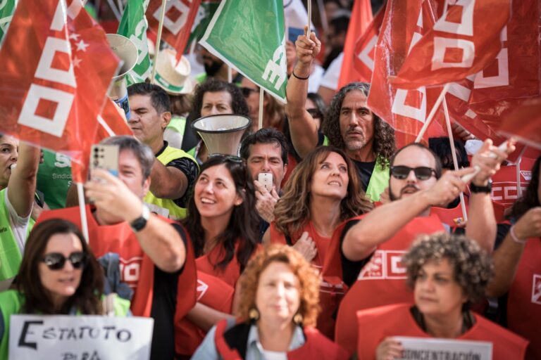 CC.OO., UGT y CSIF inician el 30 de octubre una campaña de movilizaciones por los salarios de funcionarios