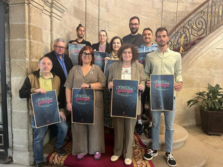 El Ayuntamiento de Santiago lanza la campaña ‘Ficha polo galego’ para promover el uso de la lengua en el deporte