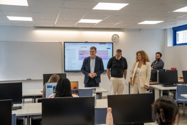 Más de una veintena de alumnos estrenan en Vigo la FP Básica para Adultos y FP Básica Adaptada