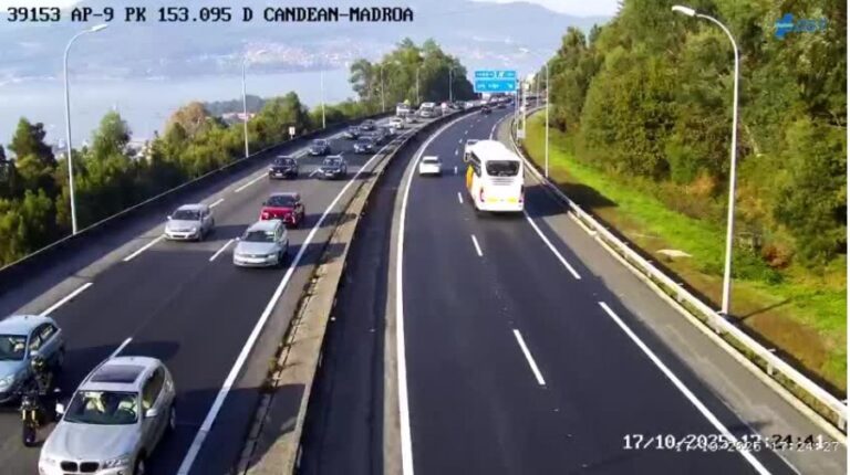 Una colisión sin heridos provoca retenciones en la AP-9, a la altura del túnel de Candeán, en Vigo