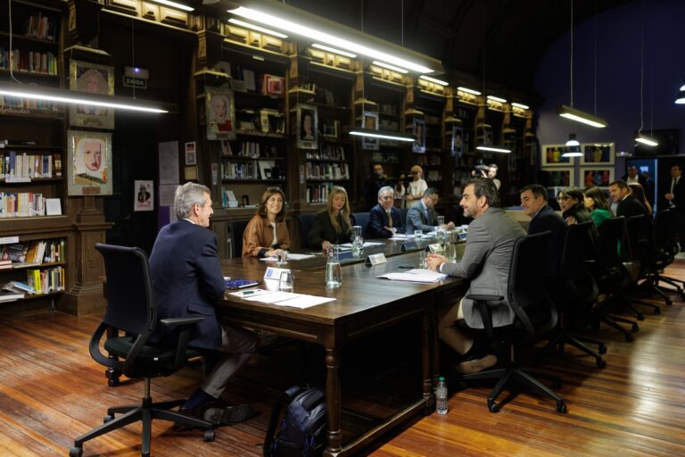 La edila en Sanxenxo María Deza dirigirá la Axencia de Infraestruturas tras cesar Francisco Menéndez