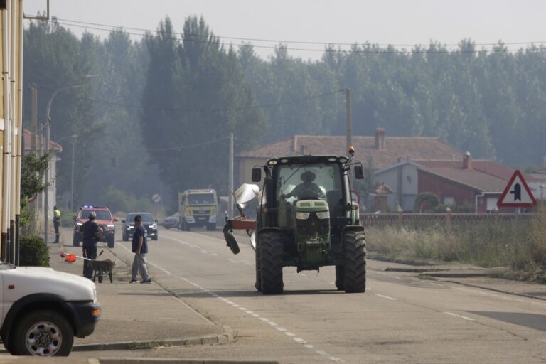 Un tubo de la salida de escapes de un tractor, causante de un incendio en Silleda en octubre con 12 focos