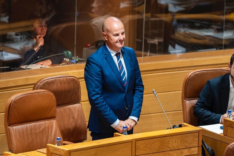 Moisés Rodríguez toma posesión como nuevo diputado del PPdeG en sustitución de María Deza